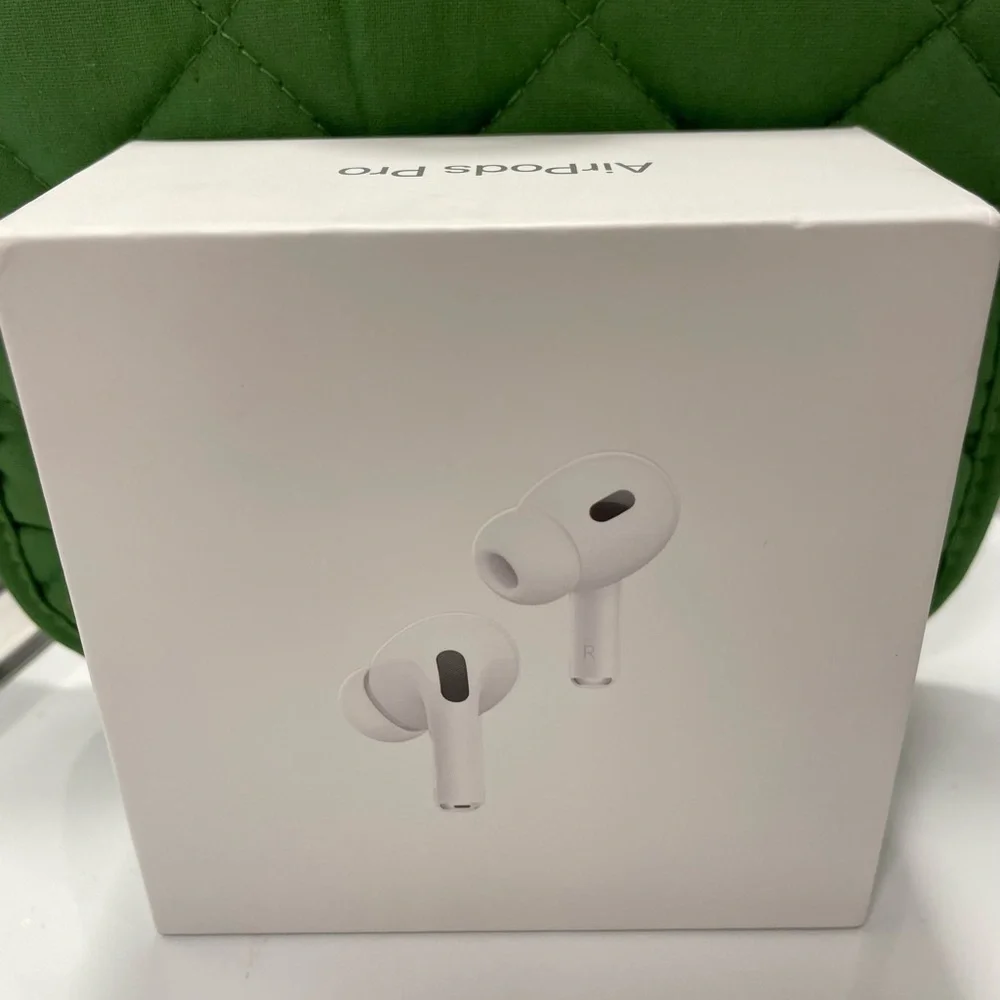 Apple AirPods Pro 2nd generation - brand new Sleek White